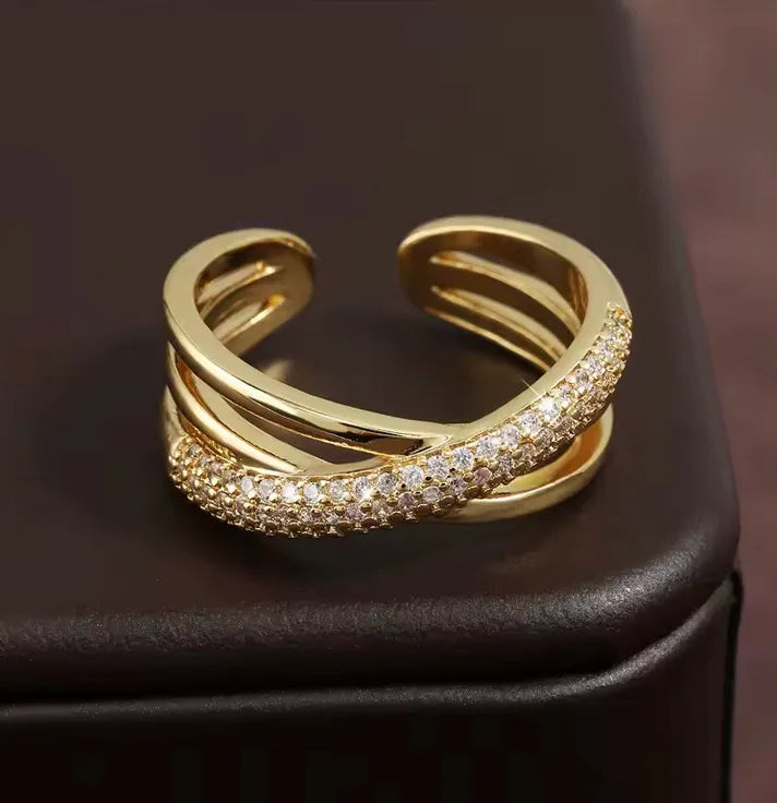 Verstellbarer Ring mit Streifen