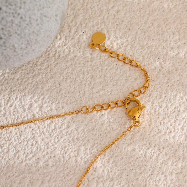 Elegantes Armband aus Süßwasserperlen, 18 Karat vergoldet